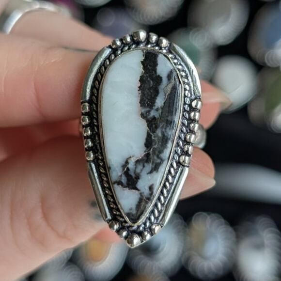Vintage Jewelry - Dark Romance Black White Sterling Silver Ring Retro Vintage Boho Stone Size 7